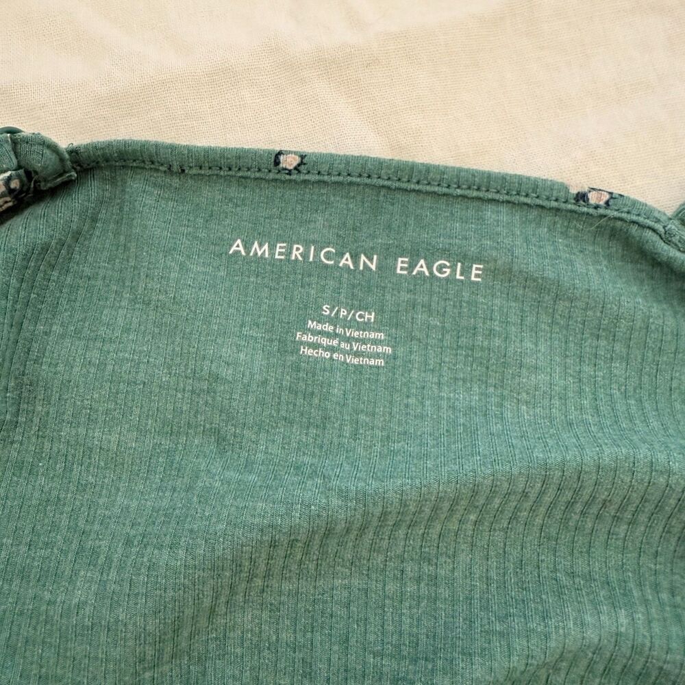 American Eagle Green Floral Crop Tank Top Size S Adjustable Straps Green AEO - Picture 3 of 5